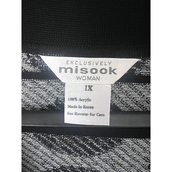 Exclusively Misook 1x Black White Stripe Circle Acrylic long cardigan Duster NWT - Picture 9 of 9